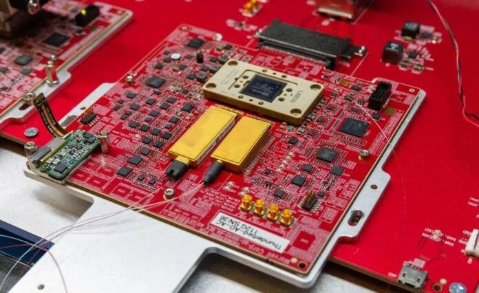 COBTEL COLORZ 800. This is a long-distance 800G ZR+ optical module, using the standard OSFP pluggable form factor, but it can achieve speeds of 800Gbps over distances of 500 kilometers or even more than 1000 kilometers. COBTEL COLORZ 800. This is a long-distance 800G ZR+ optical module, using the standard OSFP pluggable form factor, but it can achieve speeds of 800Gbps over distances of 500 kilometers or even more than 1000 kilometers.