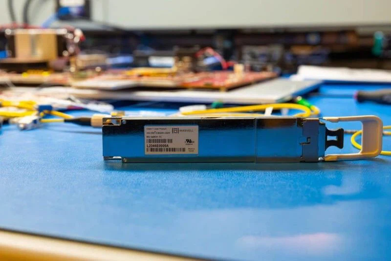 Each side of this development platform is ultimately packaged and thermally managed within the OSFP form factor. Each side of this development platform is ultimately packaged and thermally managed within the OSFP form factor.