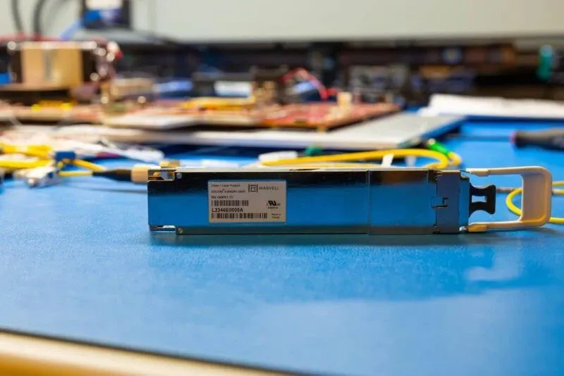 Pluggable modules often appear as simple metal shells. From this perspective, it's hard to tell why one is more complex than the other. Pluggable modules often appear as simple metal shells. From this perspective, it's hard to tell why one is more complex than the other.